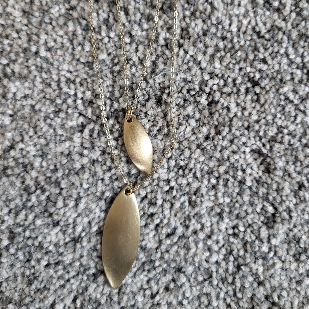 The Limited Gold Pendant Necklace